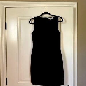 Robert Rodriguez Black Dress - Size 6
Elegant, Timeless, and Flattering